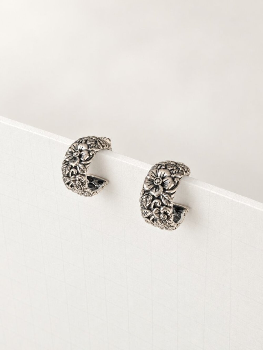 JAI Sterling Silver Intricate Floral Hoop Earrings (NEW)